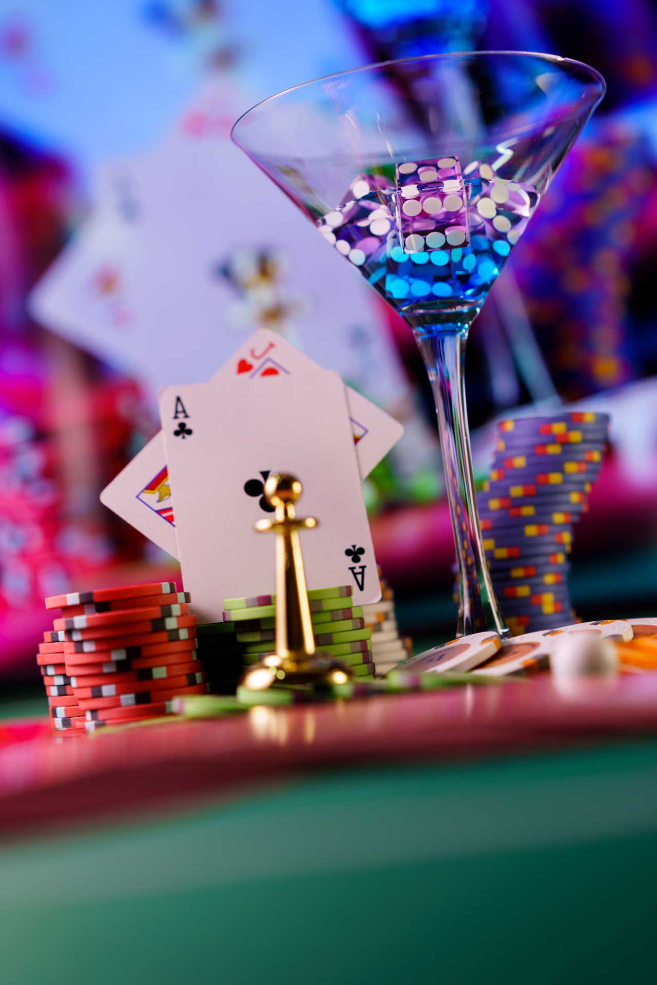 cocktail-glass-on-the-casino-gambling-table-2023-11-27-04-50-38-utc-1.jpg